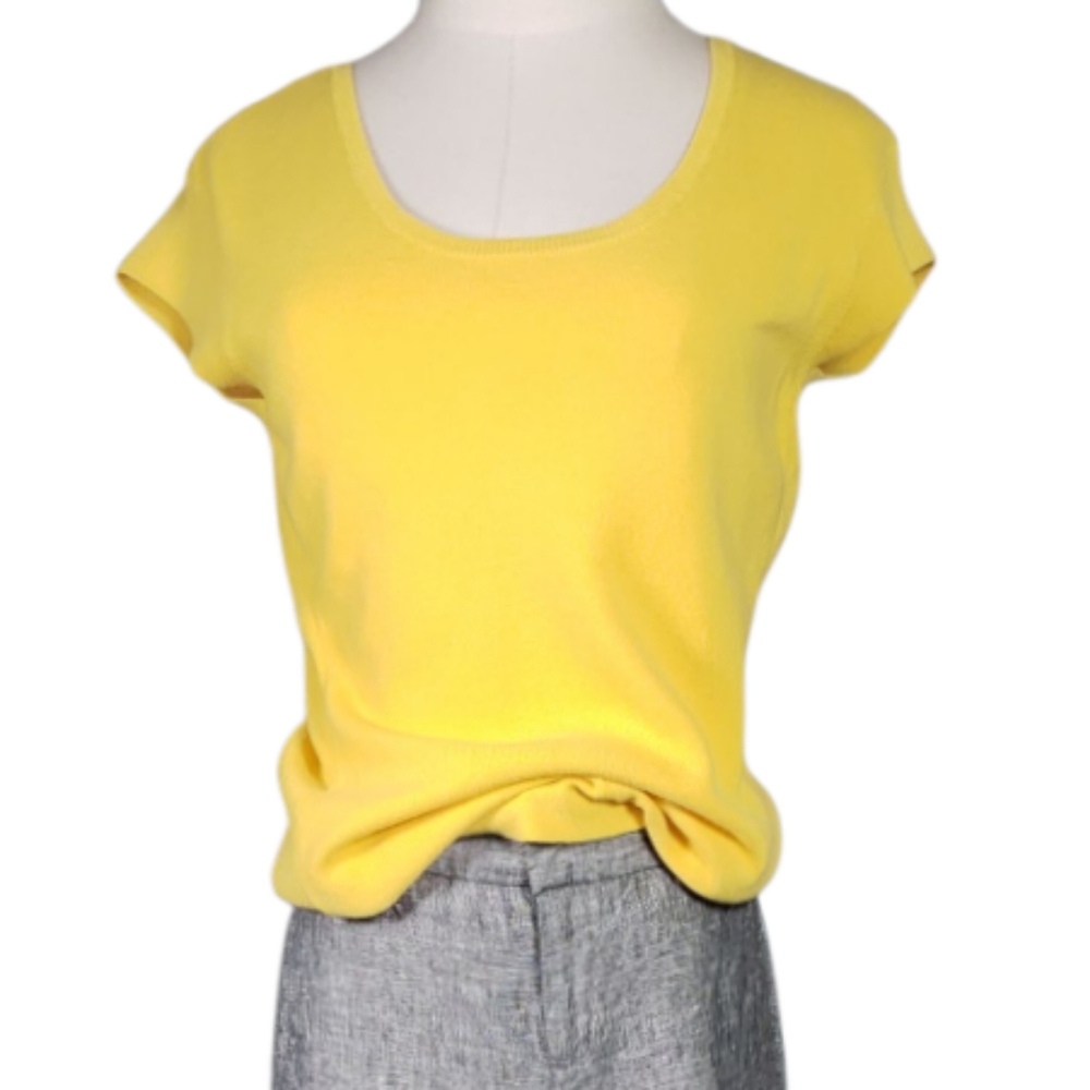 Ann Taylor Butter Sunflower Yellow Fitted Cap Sleeve Scoopneck Minimalist Top S